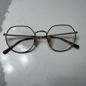 Ray-Ban
RX6465
51--20--140 HAVANA
ON ARISTA